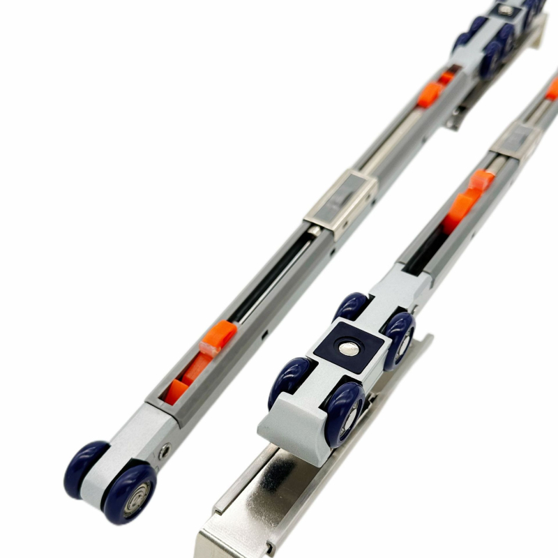 Kétirányú csendes töltős görgő tolóajtókhoz hidraulikus csillapítással — Anyagok: cinkötvözet, nylon, rozsdamentes acél; Alkalmas tömörfa ajtókhoz, rozsdamentes acél keretű ajtókhoz, konyhai és gardrób ajtókhoz