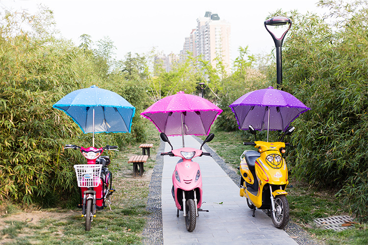 Elektromos jármű napellenző esernyő, Oxford anyag 210T, vasváz 12 bordával, kézi nyitás, logónyomtatás elérhető