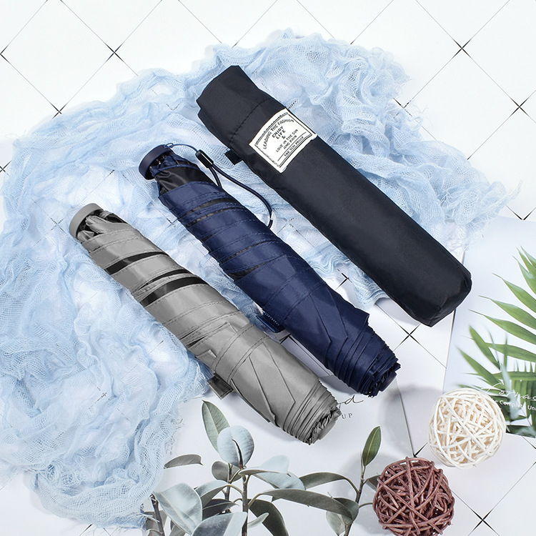 Vanjski mini kišobran, trodijelni sklopivi kišobran s aluminijskim okvirom, ručno otvaranje i zatvaranje, silikonska ručka, UV zaštita UPF > 30