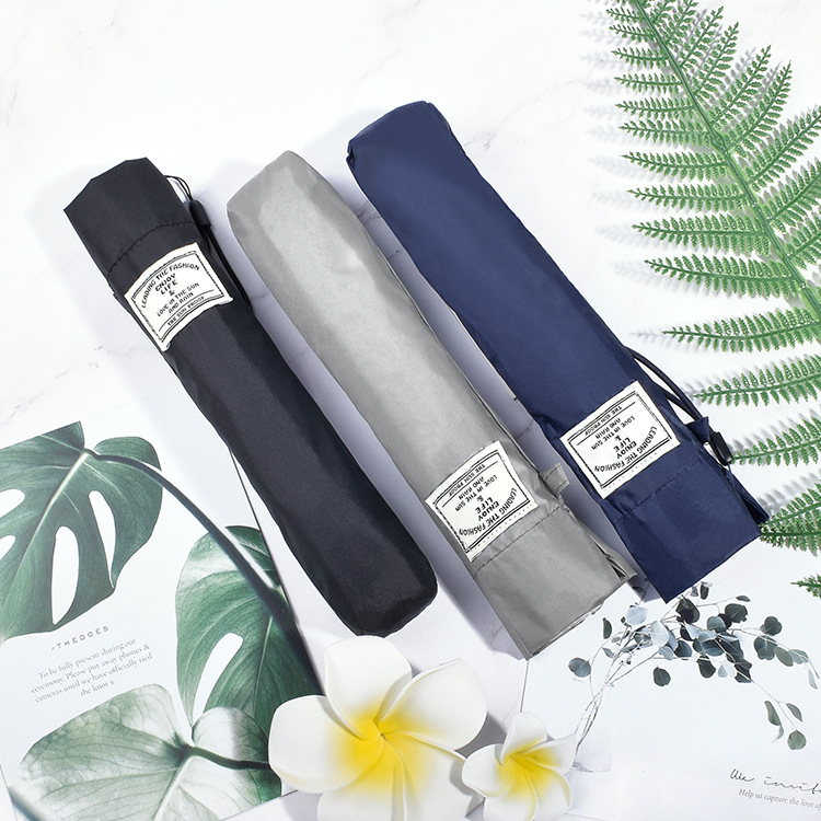 Vanjski mini kišobran, trodijelni sklopivi kišobran s aluminijskim okvirom, ručno otvaranje i zatvaranje, silikonska ručka, UV zaštita UPF > 30