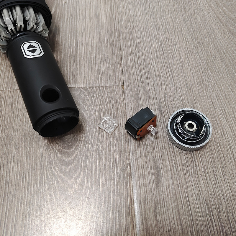 Kišobran s automatskim otvaranjem i zatvaranjem, trodijelni sklop s 10 rebara, aluminijski štap i vlaknaste rebara