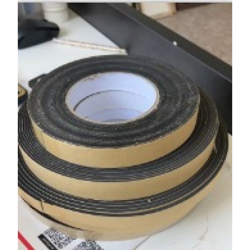 Ajtóhézag-szigetelő szalag — hangszigetelés, szélálló és fényblokkoló funkciók, alkalmas bejárati, hálószoba és belső ajtókhoz