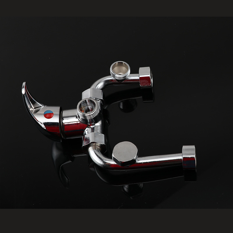 F2 Смесителен клапан за водонагревател – гореща/студена вода, открит превключвател, U-образен изход; модел F2, работно налягане 5, студена вода 1-100, гореща вода 100, дебит на изхода 8