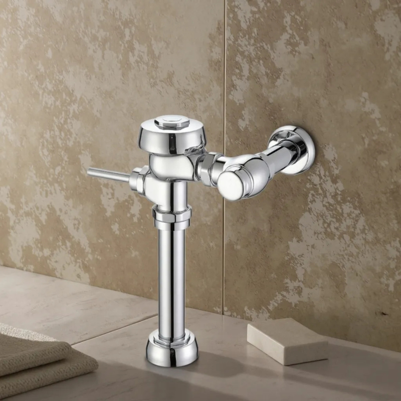 Valvă de spălare pentru toaletă, montată pe perete, cu întrerupător manual și funcție de întârziere, ieșire DN25, corp din cupru 59, presiune de lucru 0,1–1,0 MPa, timp de spălare 3–8 s