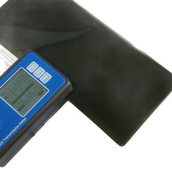 Слънчев филм за автомобилни стъкла – HD яснота, PET 2 mil, 6–75% светлопропускливост, 85–99% термична изолация, 99% UV защита, универсална съвместимост