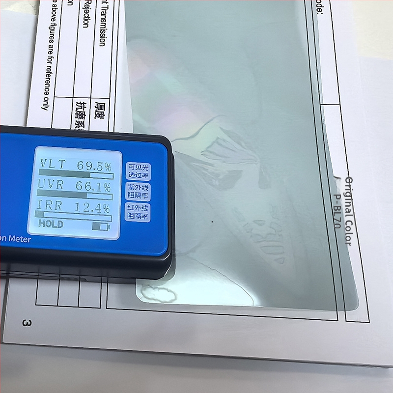 Solárny film na sklá auta – HD ostrosť, PET 2 mil, 6–75% priepustnosť svetla, 85–99% tepelné izolácie, 99% UV ochrana, univerzálna kompatibilita