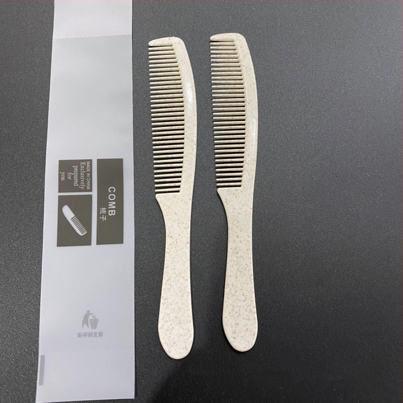 Jednorázový plastový hotelový hrebeň, jednoduchý štýl, prenosný na cestovanie