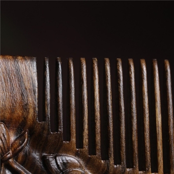 Дървен двустранен антистатичен гребен с мотиви лотос и лист, резбован в древно китайски стил