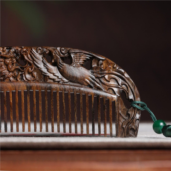 Дървен двустранен антистатичен гребен с мотиви лотос и лист, резбован в древно китайски стил