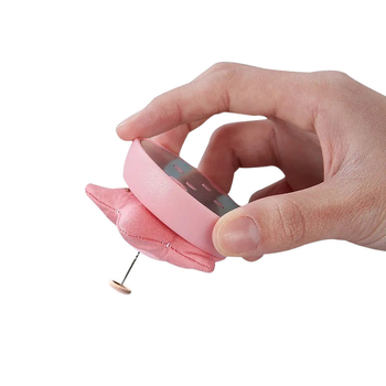 Jedinstveni alat za otvaranje zatvarača pokrivača – plastika, moderni minimalistički stil, magnetski otvarač, samostojeći stalak