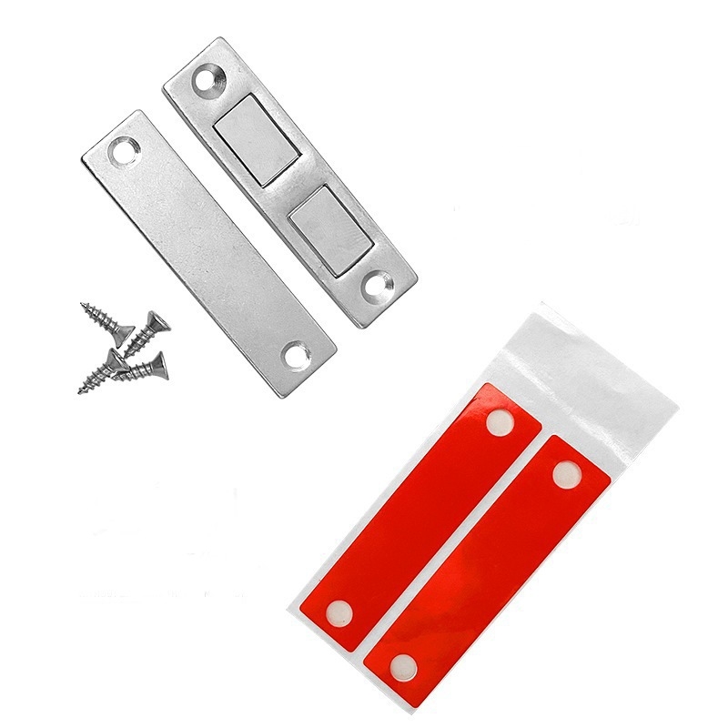 Kétoldali mágneses vonzással rendelkező, kibővített szekrény tolóajtóval, fogantyú nélküli