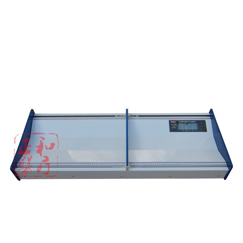 Elektronikus csecsemőmagasság- és testsúlymérő készülék gyerekeknek, max. 1 m