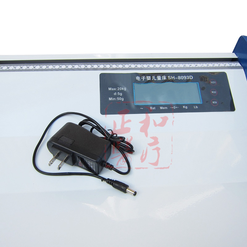 Elektronikus csecsemőmagasság- és testsúlymérő készülék gyerekeknek, max. 1 m