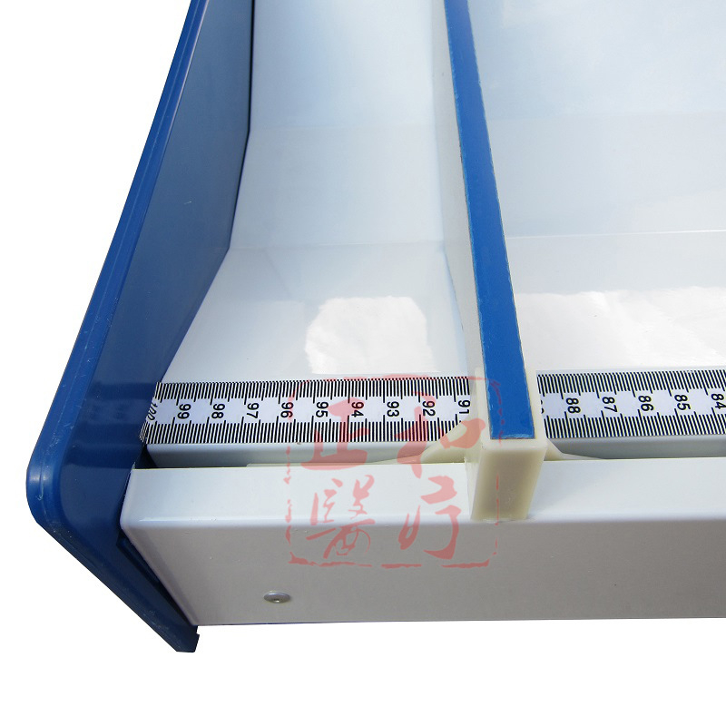 Elektronikus csecsemőmagasság- és testsúlymérő készülék gyerekeknek, max. 1 m