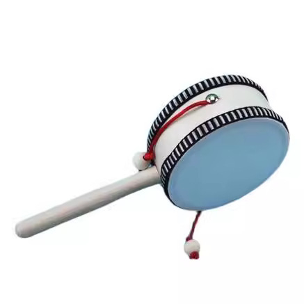Drveni ručni bubnjarski set — Dora mi; Materijal: drvo; Razvoj sposobnosti: emocionalni razvoj, koordinacija ruka-oko, osjetilni razvoj