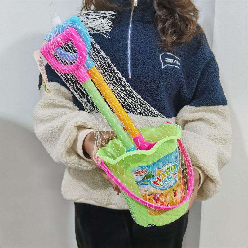 Динозавърски комплект за плажни играчки – лопатка и кофа, пластмасов, подходящ за деца 4–6 г, опаковка в мрежеста торба, 3C сертифициран