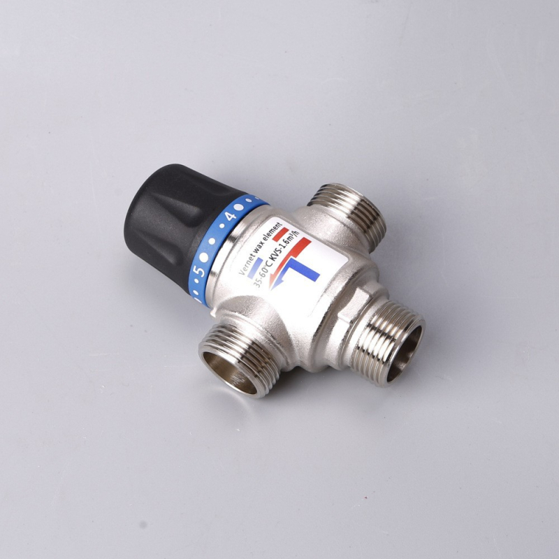 Termostatski miješač vode, model JD-NPHSF, radni tlak 1.6 MPa, temperatura vruće vode 95°C, protok izlaza 1.6–2.5 L/min, promjer 20–25 mm