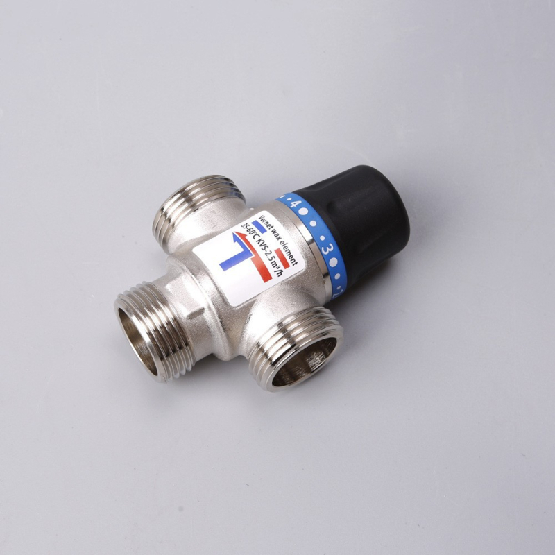 Termostatski miješač vode, model JD-NPHSF, radni tlak 1.6 MPa, temperatura vruće vode 95°C, protok izlaza 1.6–2.5 L/min, promjer 20–25 mm