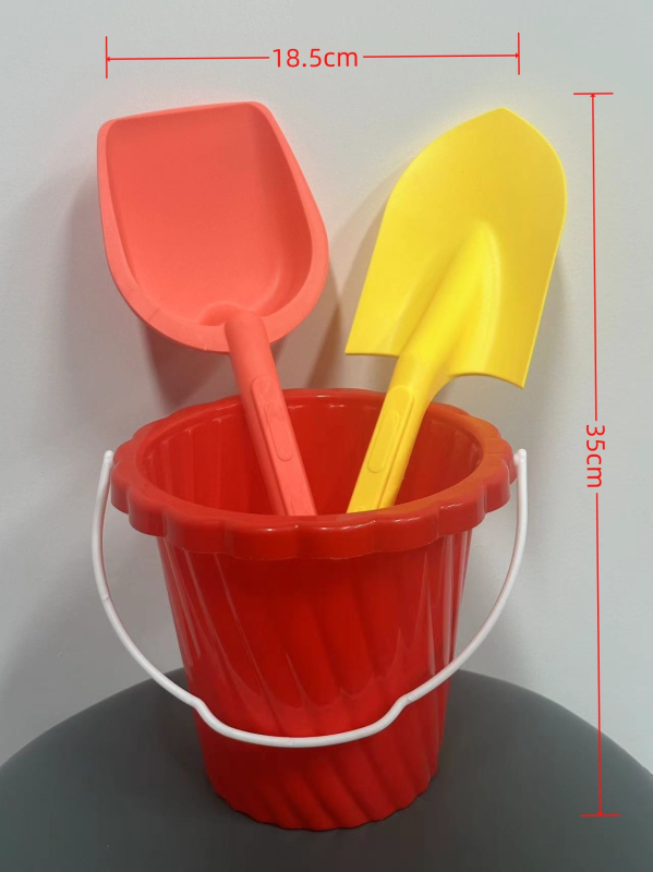 Set igračaka za plažu za djecu: ATV, kanta, pješčani sat, lopatica i alati za pijesak (Materijal: plastika; Pakiranje: mrežasta vrećica; Doba starosti: 15–35 godina; Kategorija: plažne igračake)