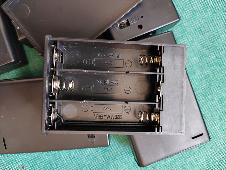 Θερμαινόμενες παντόφλες με USB τροφοδοσία και θήκη μπαταριών AA YH475K, με δικτυωτό επάνω μέρος