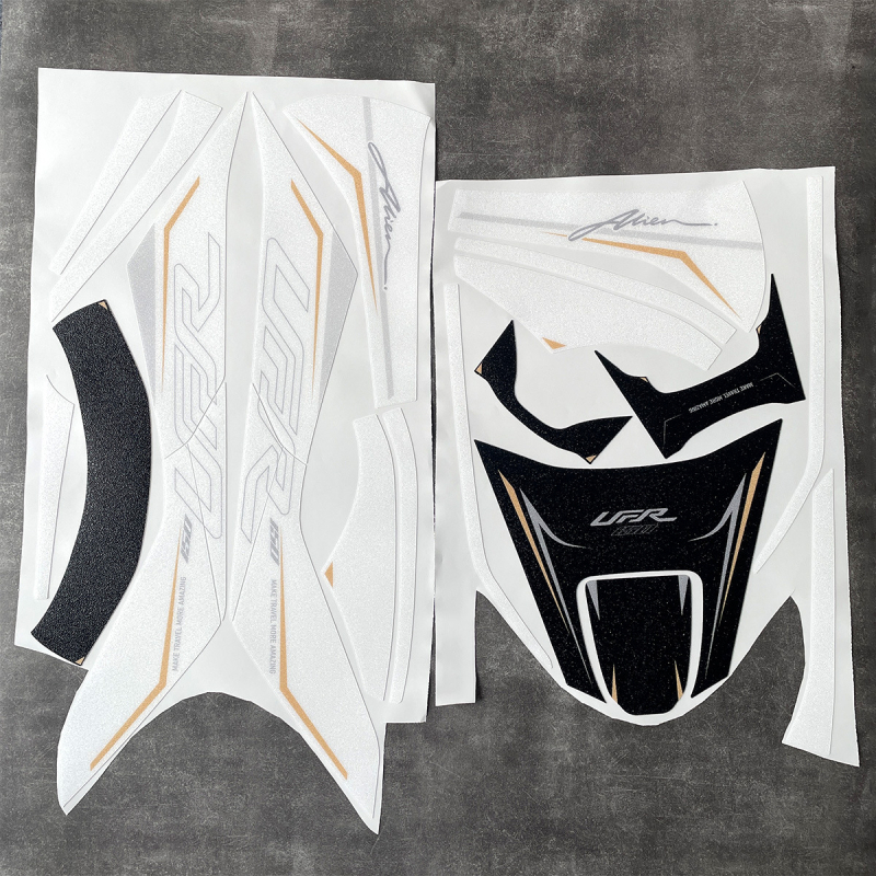 Autókarosszéria matrica, rajzfilm mintázat, anyag: matrica, felhelyezés: ragasztással, testreszabható feldolgozás: Igen