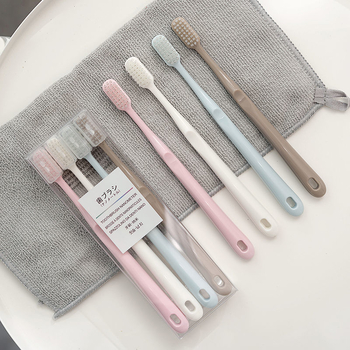 Зъбна четка за възрастни, меки косми, еднократна, PBT материал, срок на годност 1 година