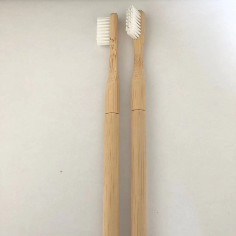 Οδοντόβουρτσα από μπαμπού με κυλινδρική λαβή και κεφαλή με δυνατότητα αντικατάστασης – βιοδιασπώμενη, απαλές τρίχες, φιλική προς το περιβάλλον κατασκευή