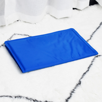 Охлаждаща подложка за котки – дишаща, водоустойчива полиестерна подложка за вътрешна, външна и автомобилна употреба