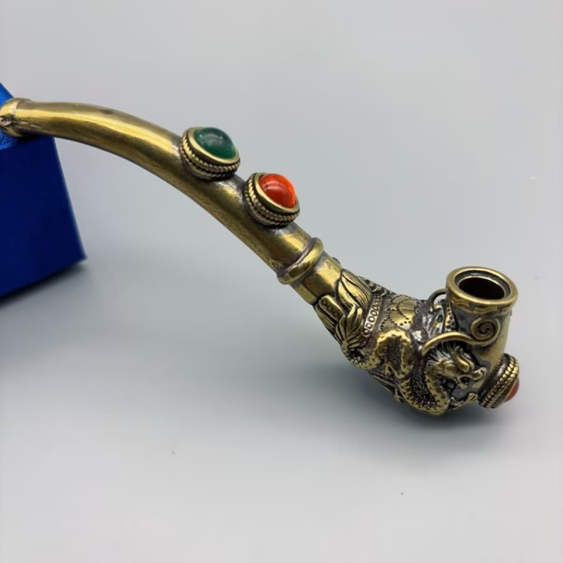 Tibetanska srebrna lula, patinirana bijela bakrena s premazom srebra i ugrađenim dragim kamenjem, ručna izrada, kolekcionarski komad, poslovni poklon