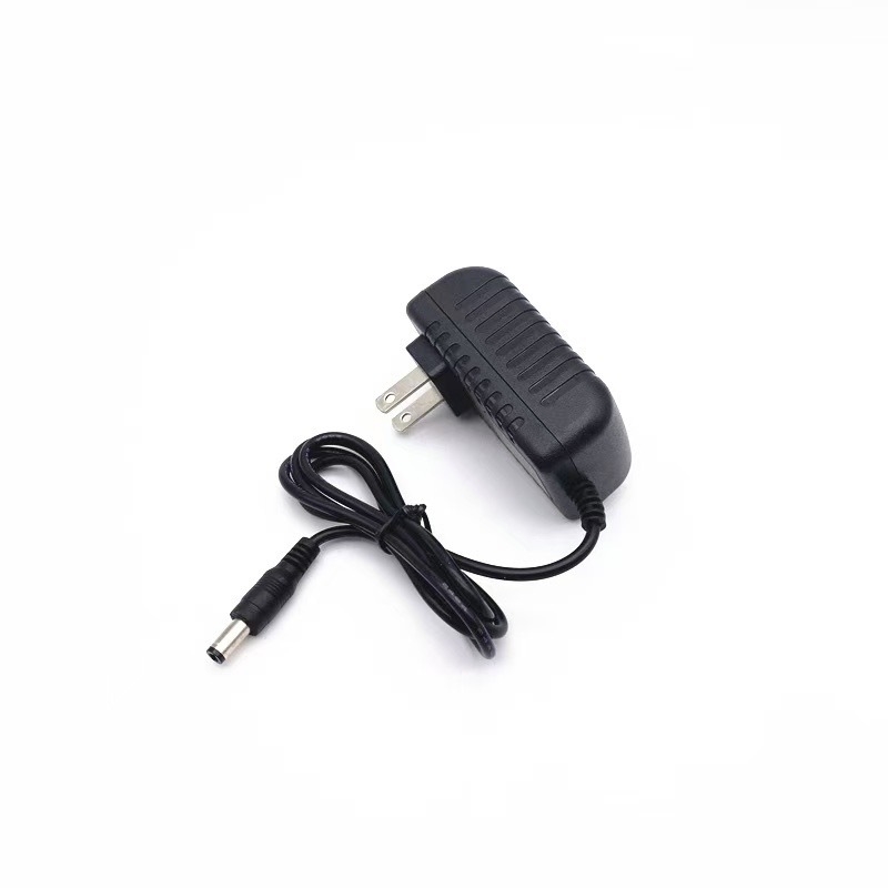 Napajanje 12V 1.2A za set-top kutiju, optički modem, ruter i LED indikator za nadzor; izlaz DC 12V, 1.2A, 14.4W, težina 60 g