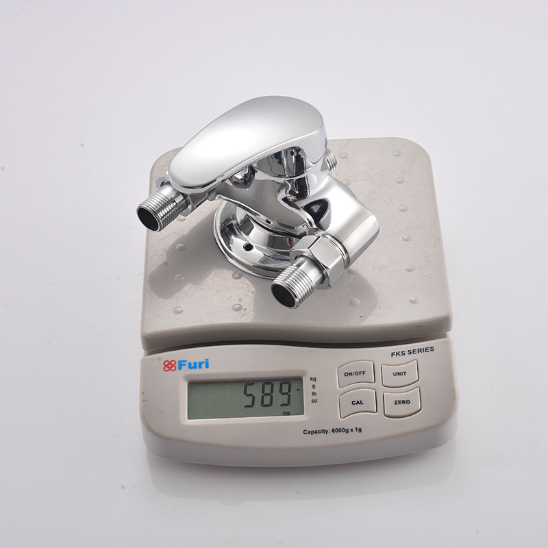 Повърхностно монтиран триъгълен душов смесител за баня; атмосферно налягане; студена вода 5°C; гореща вода 90°C; приложение: обществена баня