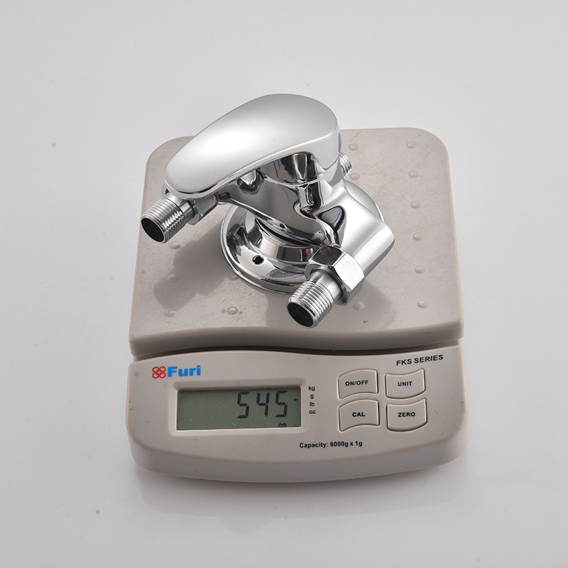 Повърхностно монтиран триъгълен душов смесител за баня; атмосферно налягане; студена вода 5°C; гореща вода 90°C; приложение: обществена баня