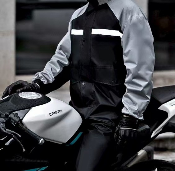 Kišni komplet za motocikl – potpuno vodootporan kaput i odvojene hlače