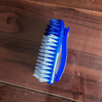 Četka za cipele s tvrdim plastičnim vlaknima, model JK-2011, za uklanjanje mrlja