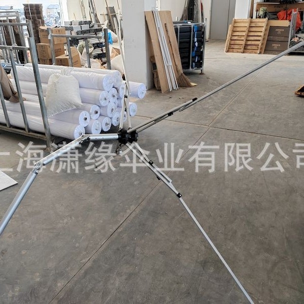 Πτυσσόμενη πολυχρηστική ομπρέλα φράγματος με σκελετό τεσσάρων ακτίνων, ατσάλινο σωλήνα, λαβή αλουμινίου και πολυεστερικό ύφασμα, χειροκίνητο άνοιγμα/κλείσιμο