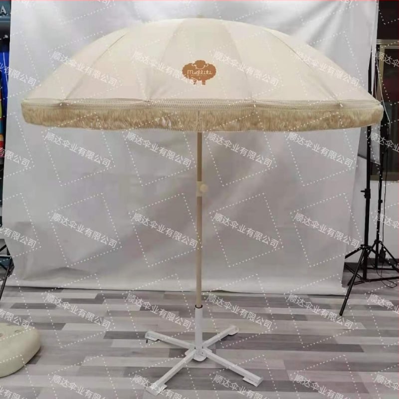 Vanjski kišobran s 16 rebara od poliestera 160G, metalna konstrukcija, duga drška, ručno otvaranje i zatvaranje, mogućnost ispisa logotipa