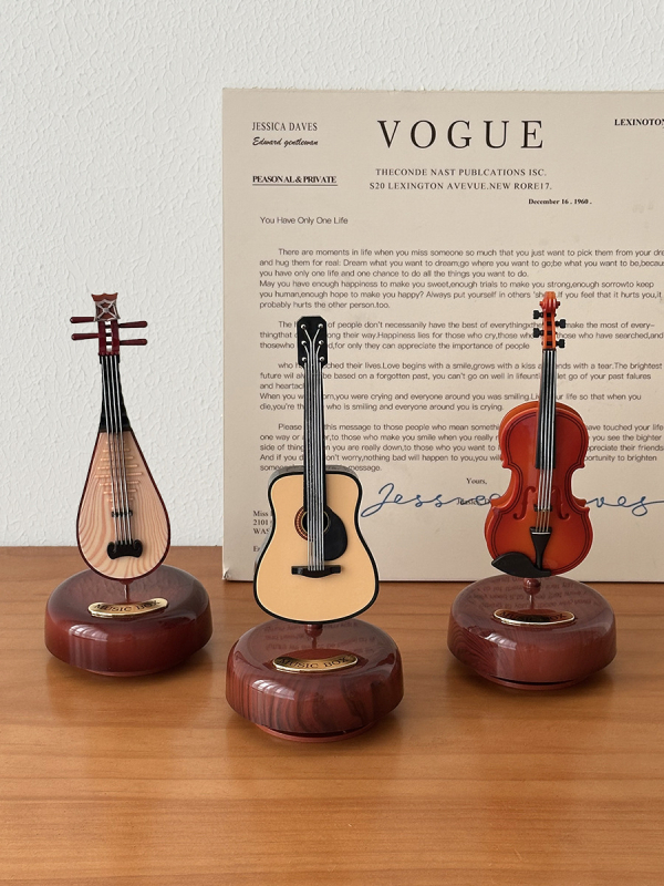 Kutija za violinu s glazbom – retro dekor, plastika; Marka: Other; IP odobrenje: Ne; Logo: Ne