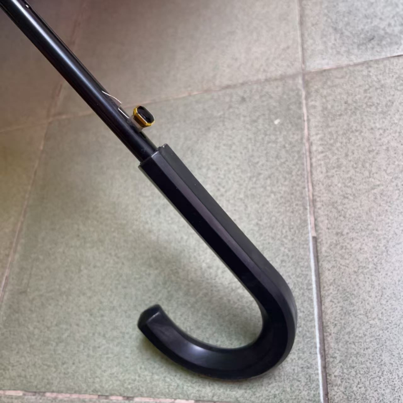 Kišni kišobran s 16 ojačanih šipki, automatsko otvaranje, metalni okvir, plastična ručka, otporan materijal platna