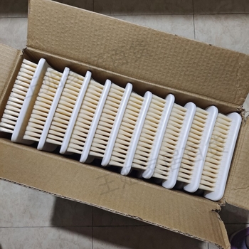Plastična četka s mekim vlaknima za kućnu upotrebu; idealna za donje rublje, kožne predmete, cipele i jakne s perjem; četka za suho čišćenje