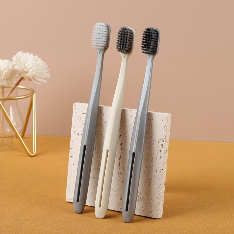 Σετ μιας χρήσης ξενοδοχείου για οδοντόβουρτσα και οδοντόκρεμα – Υλικό: πλαστικό; Διάρκεια ζωής: 36 μήνες; Μινιμαλιστικό σχέδιο; Εκτύπωση λογοτύπου; Προσαρμογή διαθέσιμη