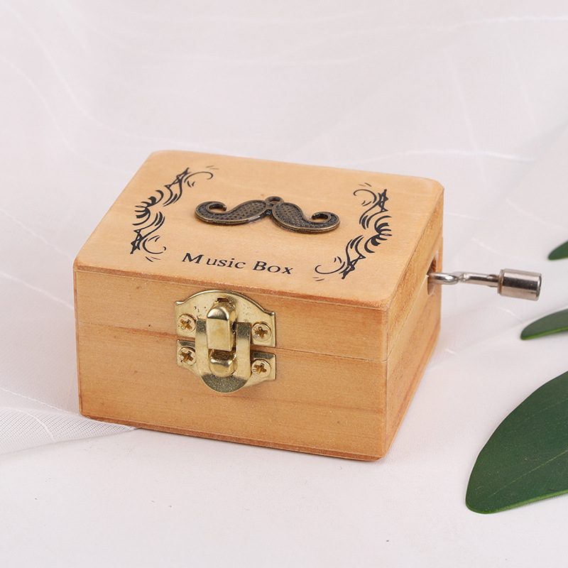 Cutie muzicală din lemn cu manetă – stil retro, personalizabilă, cu logo tipărit