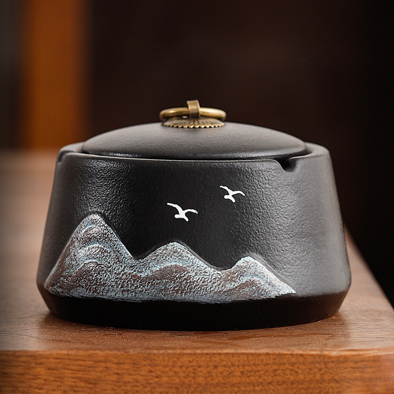 Scrumieră ceramică cu capac rezistent la vânt, design minimalist, funcție de depozitare, personalizare cu logo, pentru casă și birou