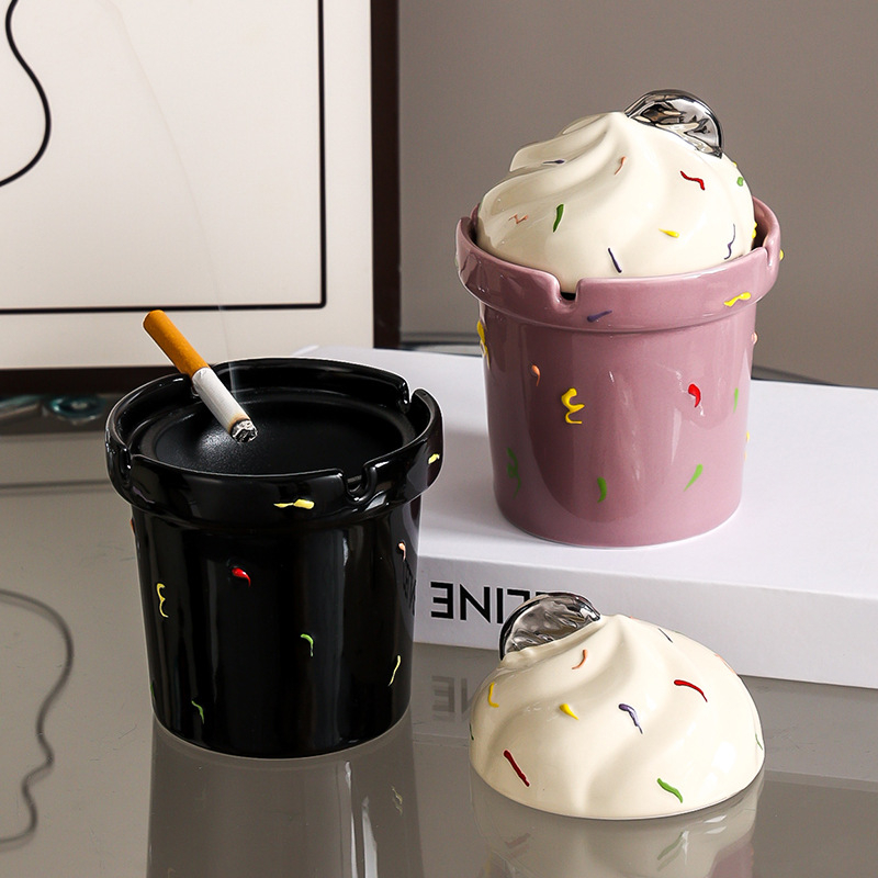 Scrumieră ceramică cu capac, stil desen animat, personalizare disponibilă (Material: ceramică; Brand: Courtesy; Personalizare: Da; Logo: Nu)