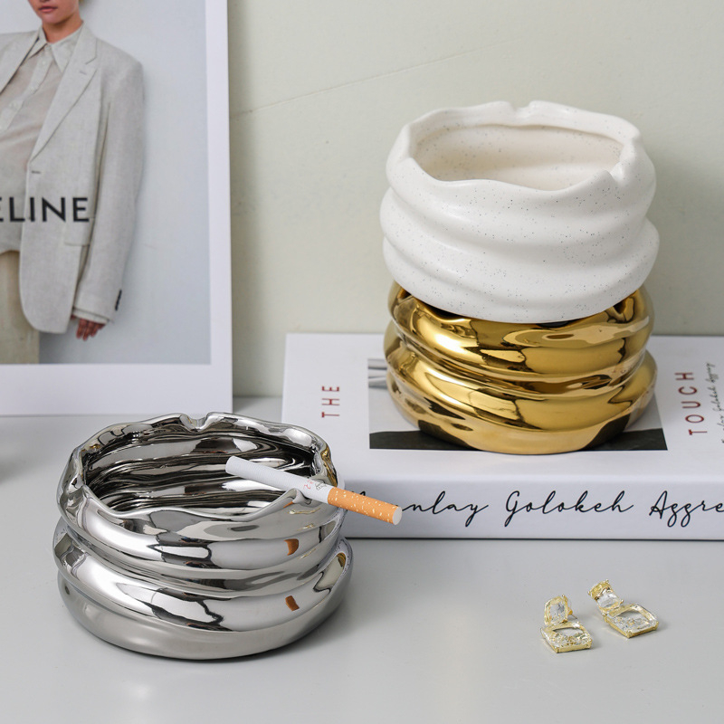 Scrumieră ceramică cu finisaj oglindit – Stil Nordic, obiect decorativ cu funcție de depozitare, personalizabil