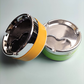 Műanyag hamutartó fedéllel – minimalist design, Terra márka, újrahasználható