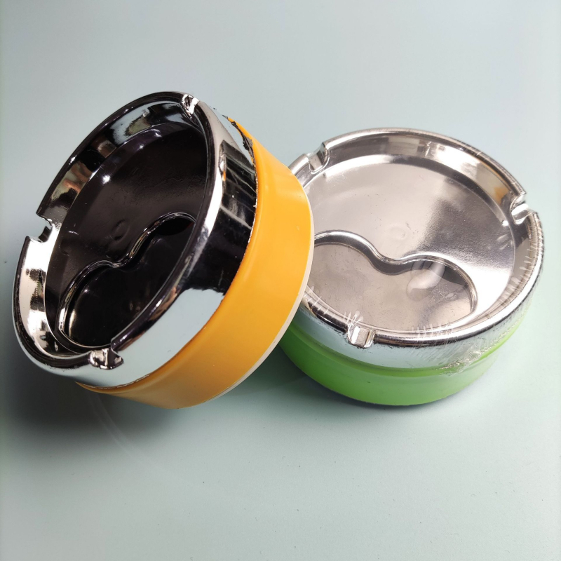 Műanyag hamutartó fedéllel – minimalist design, Terra márka, újrahasználható