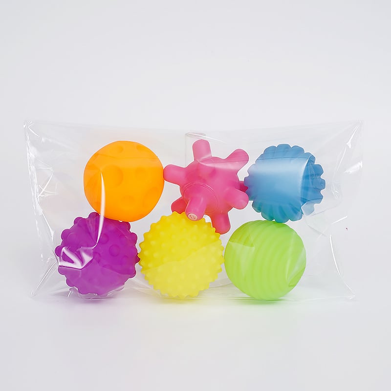 Jucărie de baie pentru bebeluți — minge moale din vinil pentru prindere, percepție tactilă, dezvoltă vederea și auzul (Material: vinil; Vârsta: 3–6 ani)