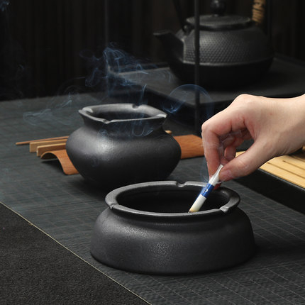 Kerámiából készült hamutartós dohányzóasztal, Hongyu márka, Dehua eredet, nyomtatott logó, testreszabási lehetőség