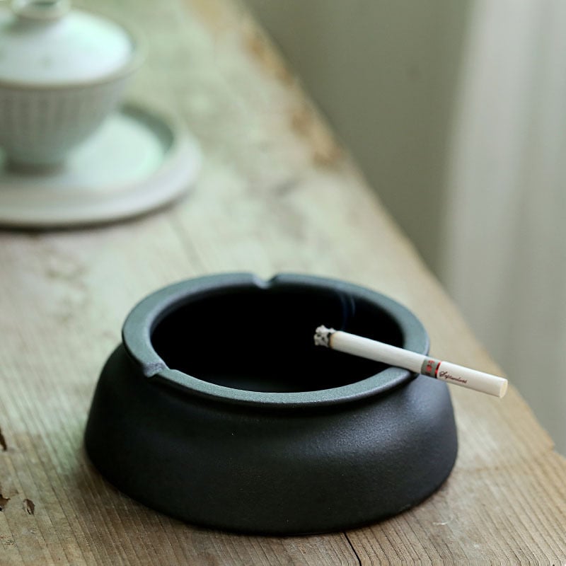 Kerámiából készült hamutartós dohányzóasztal, Hongyu márka, Dehua eredet, nyomtatott logó, testreszabási lehetőség