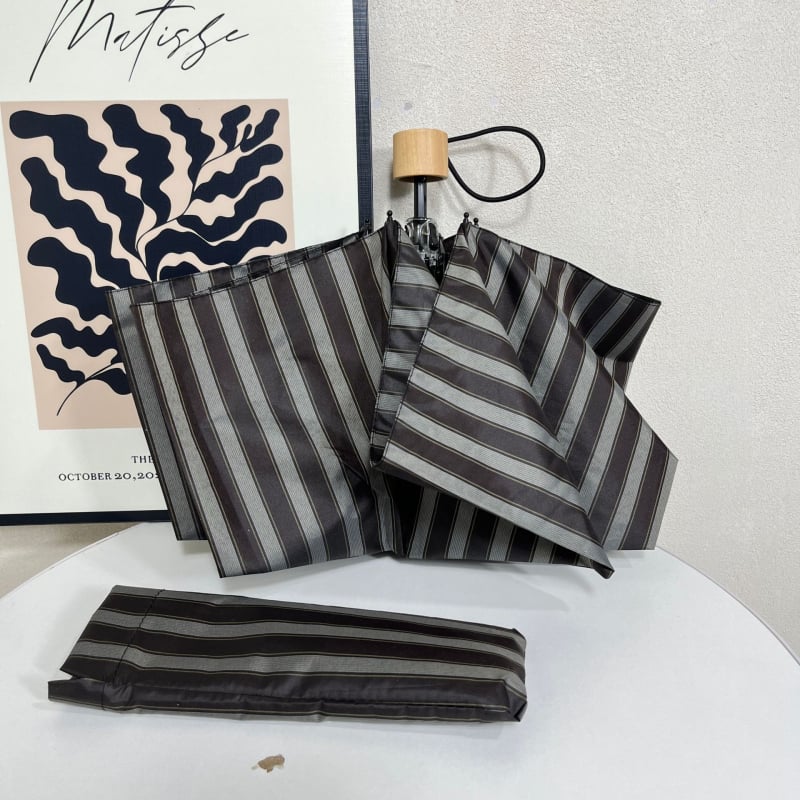 Automatski sklopivi kišobran s 10 rebara, drška od masivnog drveta, 210T tkanina